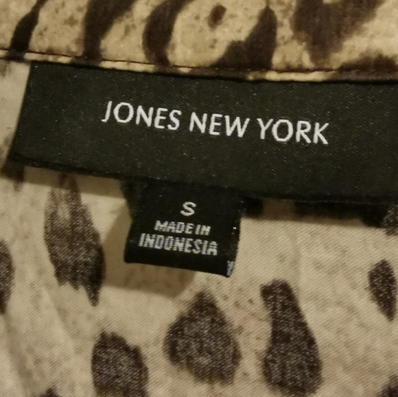 Jones New York -Gorgeous Surplice Top Wild print S - Picture 2 of 9
